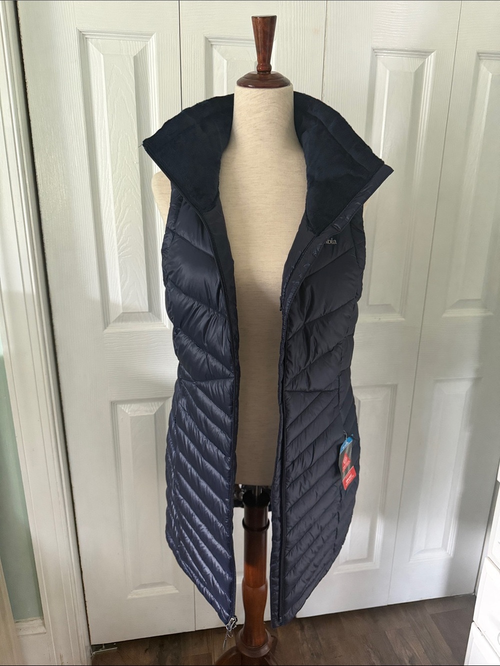 NWT Columbia Women’s Evening Shade EXS Long Vest Dark Blue Sz S - Picture 10 of 14
